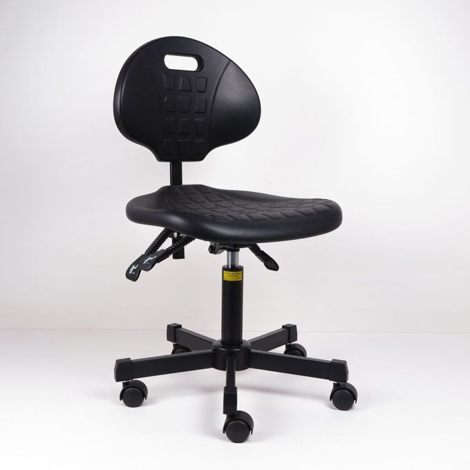 背部非サポート スリップの表面が付いている黒いウレタン フォームの人間工学的の実験室の椅子